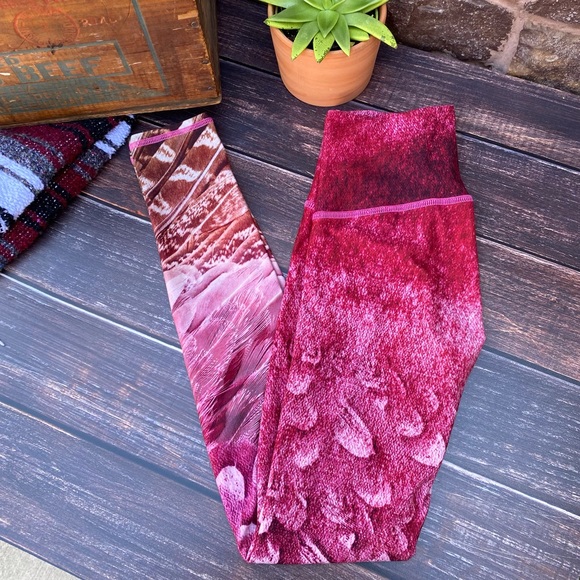 ✨NIYAMA SOL FEATHERS HI WAIST BAREFOOT LEGGING XS - Picture 5 of 11